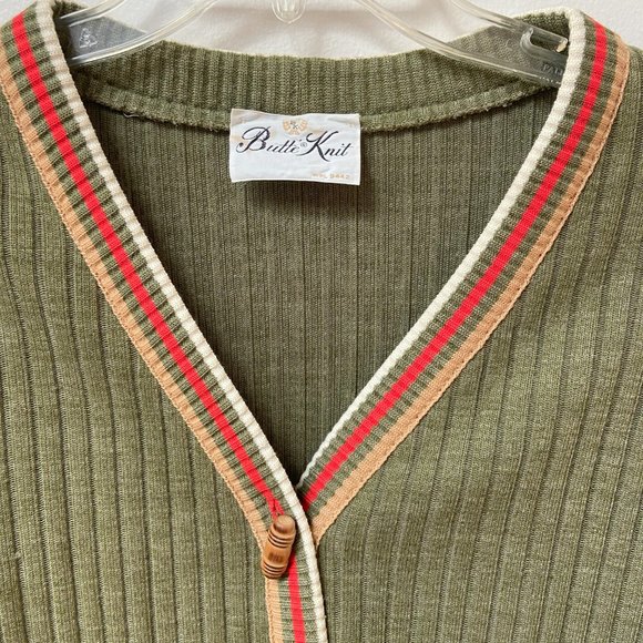 VINTAGE cardigan w/ wooden buttons - Picture 2 of 5